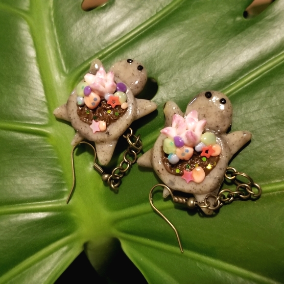 Garden Stone Turtles 🌷🐢 - Picture 1 of 2